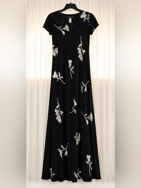 Jones & Co. Black Floral-Print Maxi Dress with Short Sleeves